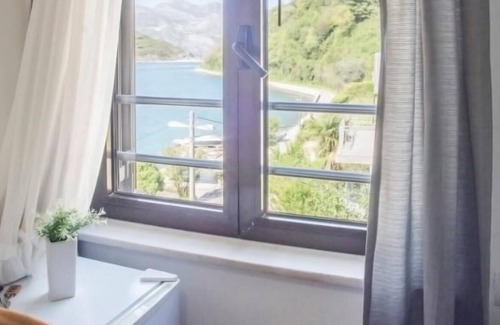 Lepetane Apartment | Studio Flat with View near Kotor Bay in Tivat