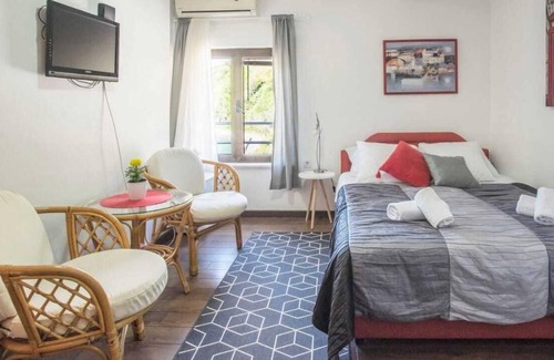 Lepetane Apartment | Studio Flat with View near Kotor Bay in Tivat