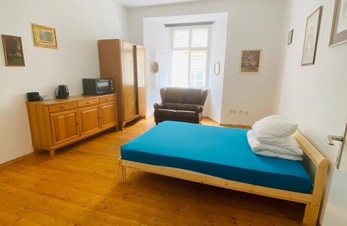 Graz City Centre Apartment | Studio for 2, in the middle of the city, with kitchenette
