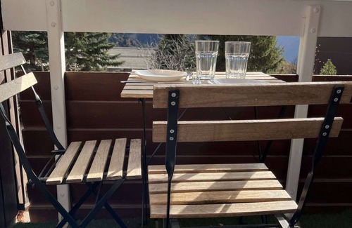 Eclose-Ouest Apartment | Studio for 4 in Alpe d'Huez with balcony, pets allowed