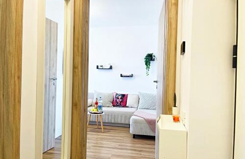 Chiajna Apartment | Studio Full Kitchen AC Free Parking Popcorn Wine