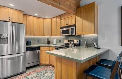 Aspen Hotel | Studio, Great Location Right By The Gondola, Pool!