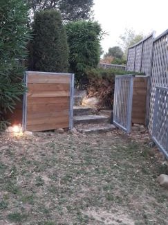 Ledenon House | Studio Indépendant avec parking fermé et sécurisé