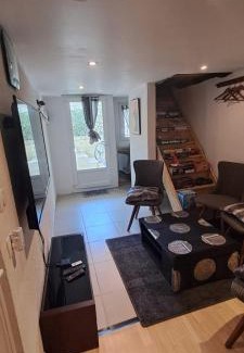 Goussainville House | Studio indépendant - chambre privé confortable & tv canal plus