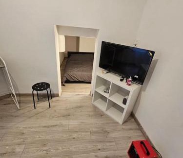 Sint-Jans-Molenbeek Apartment | studio individuel et privé