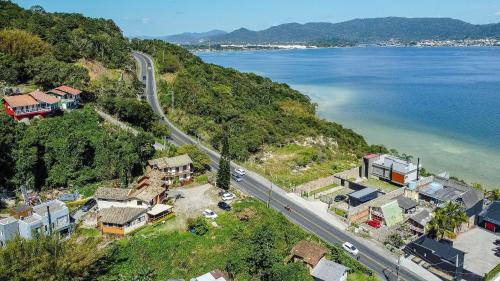 Florianopolis Apartment | Studio Laguna com vista para a Lagoa by Achei