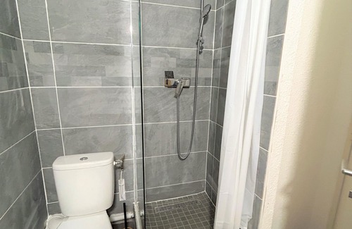 Sainte-Clotilde Centre Apartment | Studio le P'tit Baldaquin