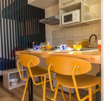 Saint-Denis Apartment | Studio Les Tourtereaux