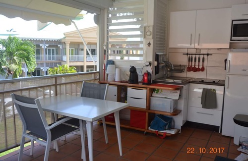 Anse des Rochers Apartment | Studio/loggia on the first floor of a comfortable villa. In a magnificent park.