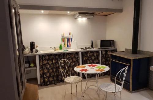 Montagnac-Montpezat Apartment | Studio moderne à Montagnac-Montpezat - 32 m² tranquille