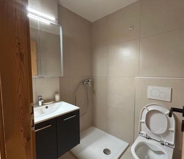 Randogne Apartment | Studio moderne et cosy avec piscine et sauna