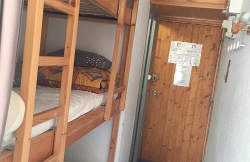 Arette Apartment | Studio pour 4/5 pers. avec balcon, accès pistes, casier à skis, parking, résidence avec ascenseur - FR-1-602-43