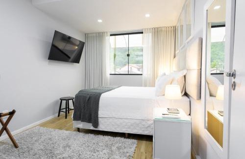 Praia do Jardim Apartment | Studio Praia do jardim 1 305A