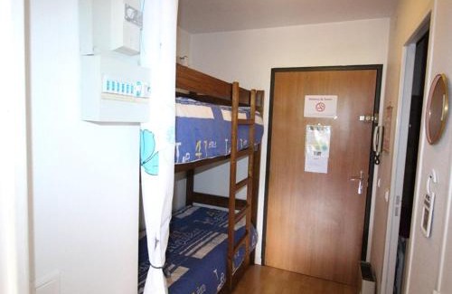 Bagneres-de-Luchon Apartment | Studio rénové télécabine - Balcon & Parking - FR-1-313-148