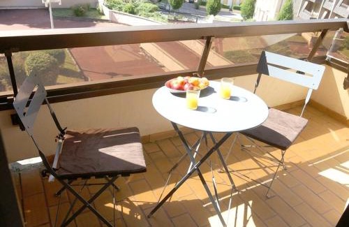 Bagneres-de-Luchon Apartment | Studio rénové télécabine - Balcon & Parking - FR-1-313-148