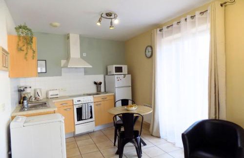 Neris-les-Bains Apartment | Studio Revy 1 - Centre ville