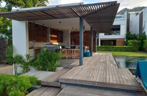 Black River Apartment | Studio The Waterclub