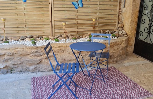 Ledenon Apartment | Studio Tout Équipé