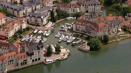 Cergy Apartment | STUDIO TRES PROPRE de 18 m2
