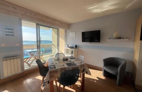 Trevou-Treguignec Apartment | Studio Vue imprenable sur la Mer et les 7 Iles