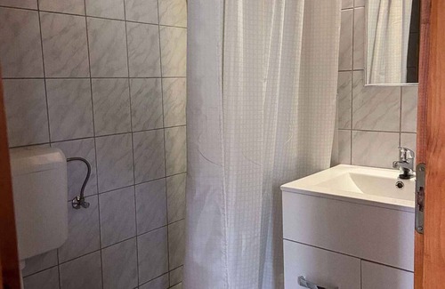 Heviz Apartment | Studio with a beautiful garden and internet