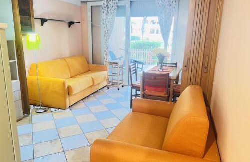 Bibione Apartment | Studio with direct access to the pool