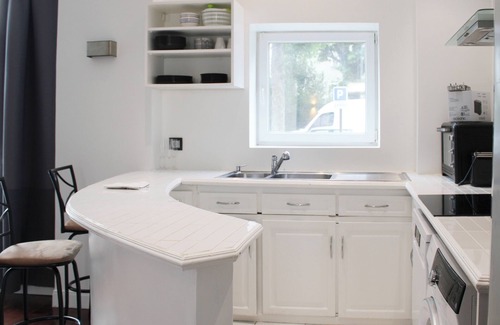 Bois-Colombes Apartment | Studio with patio 15 min by subway from Paris