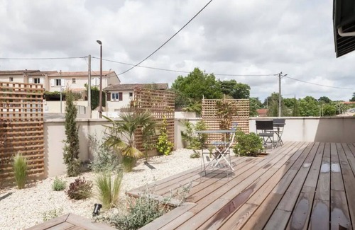 Floirac Apartment | Studio with terrace