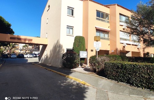 Saint-Mandrier-sur-Mer Apartment | Studio ZEN 2/4 to 5 pers. -> 23H Walking distance (beach, hiking, children's playground, shops)