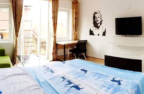 Nhat Tan House | Studios Cozy Suite.