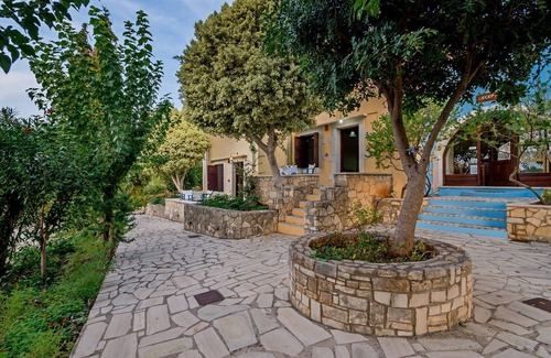 Douliana House | Studios with kitchen, swimming pool, internet, quiet village, near beaches