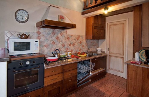 Castelnuovo di Garfagnana Villa | Stunning private villa for 6 people with private pool, WIFI, TV, patio and panoramic view