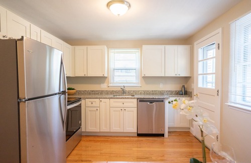 Top of the Hill House | Stunning 2BR/1BA home in Newport with Parking