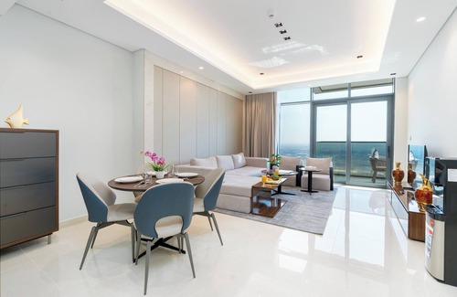 Business Bay Apartment | Stunning 3B City View l King size Bed