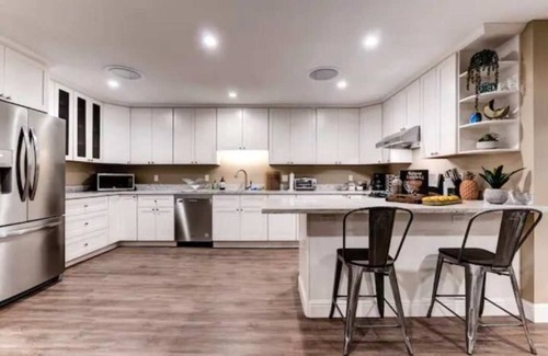 South San Francisco House | Stunning 3BR: Pool Table, Arcades, Chic Comfort