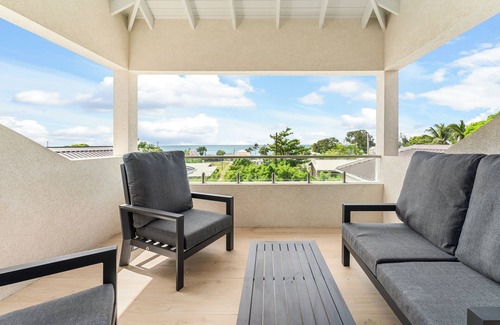 Mullins Villa | Stunning 4 Bed Villa - Sea View, Infinity Pool, Short Walk to Mullins Beach