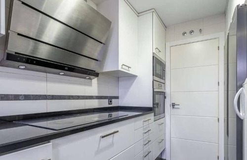 Almendrales Apartment | Stunning 4 bedroom 3 bathrooms apartment with 2 parking spaces Open