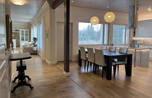 Tampere House | Stunning 5BR Home with Jacuzzi and Finnish Sauna