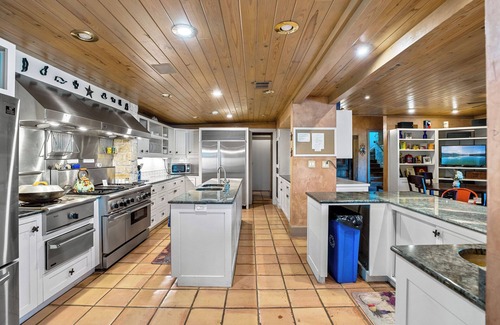 Paleface Lake Country Estates House | Stunning 7 BDR Home w/Pool & Guest Home, Perfect for Family Reunions!