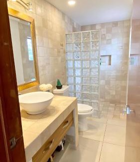 San Antonio Tlayacapan House | Stunning Ajijic Lake Chapala 2 Bdrm Retreat -Bikes - Gym - Pickleball Court