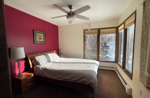Basher House | Stunning Alaskan home in Anchorage on edge of wilderness. Dog friendly.