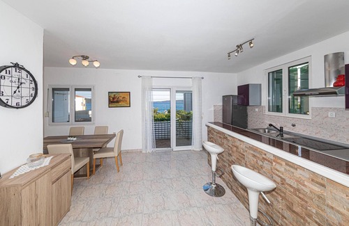 Kastel Gomilica Apartment | Stunning apartment in Kastel Kambelovac