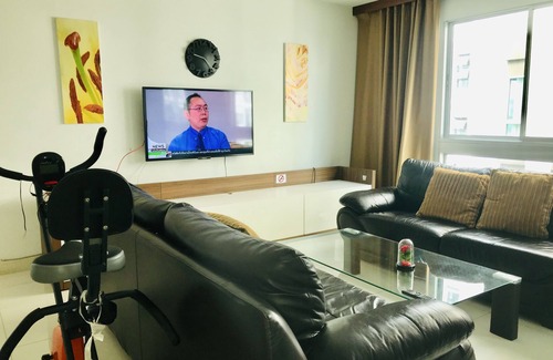 Bang Na Apartment | Stunning Apartment at a Bargain price, close to MRT, markets, shops
