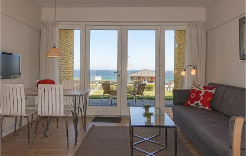 Sandkaas Apartment | Stunning Apartment In Allinge