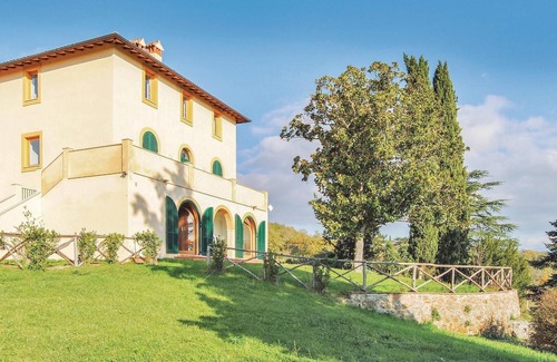 Bucine Apartment | Stunning apartment in Bucine AR