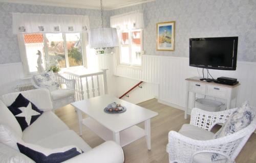 Kungshamn Apartment | Stunning Apartment In Kungshamn