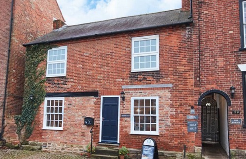Kegworth Apartment | Stunning Apt: Fast Wifi, Gym Access, Near Airport