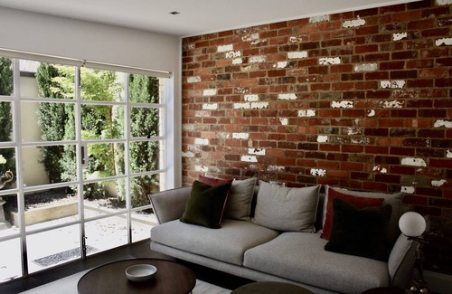 East Melbourne House | STUNNING ART DECO EAST MELBOURNE APARTMENT WITH PRIVATE COURTYARD