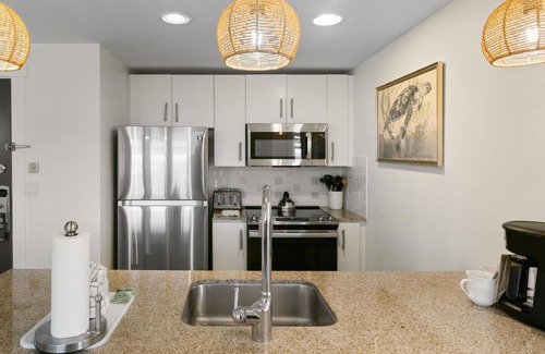 Baytowne Wharf Condo | Stunning Bay Views: 3 Bedroom 3 Bathroom Oasis in Elation with Three King beds and Sleeper Sofa at Sandestin Golf and Beach Resort!