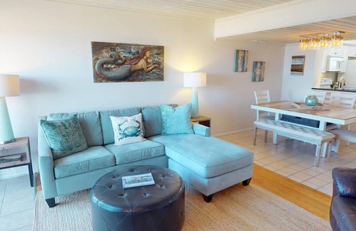 Tybee Island Condo | Stunning Beachfront Condo w/Panoramic Ocean Views